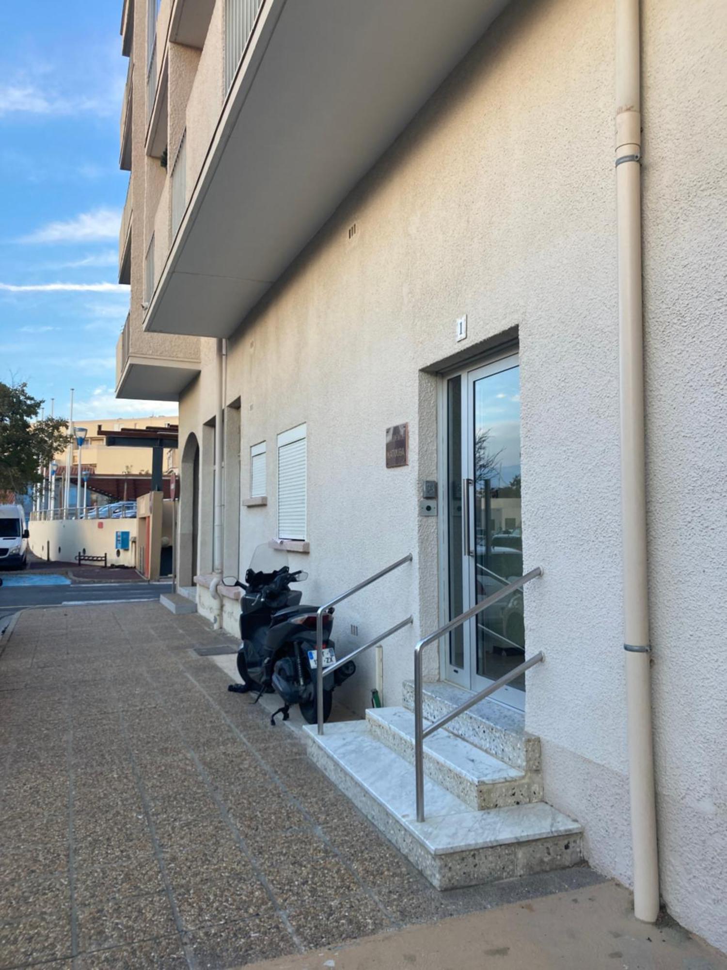 Superbe Studio A Canet En Roussillon Proche De La Plage Екстер'єр фото